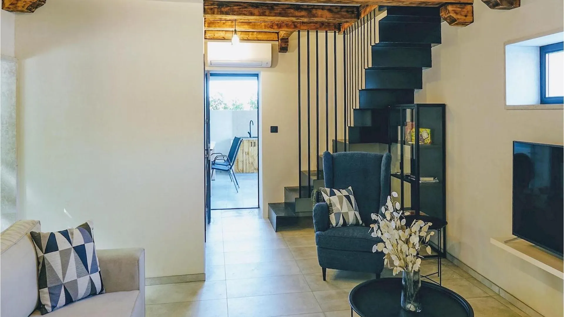Lovely Home In Central Istria With Outdoor Swimming Pool Zarecje