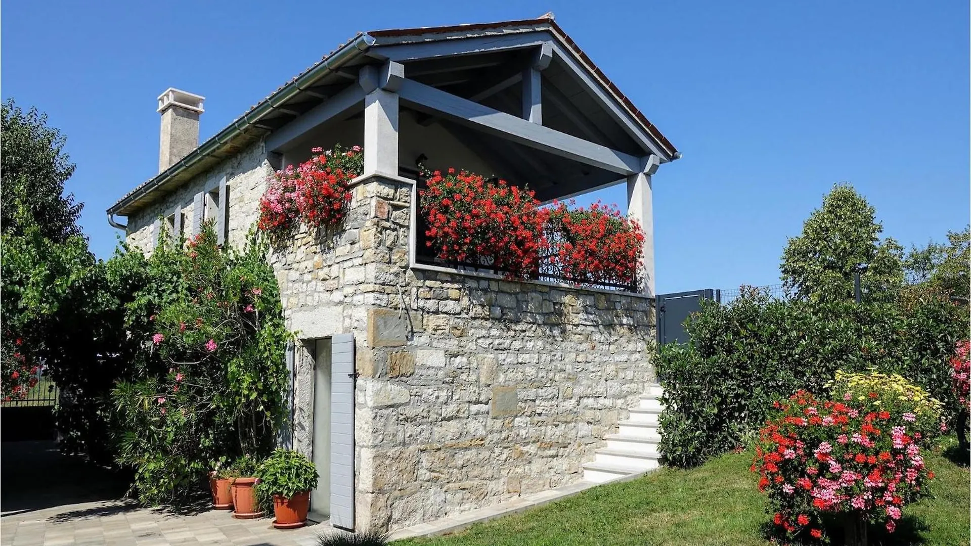 Lovely Home In Central Istria With Outdoor Swimming Pool Zarecje