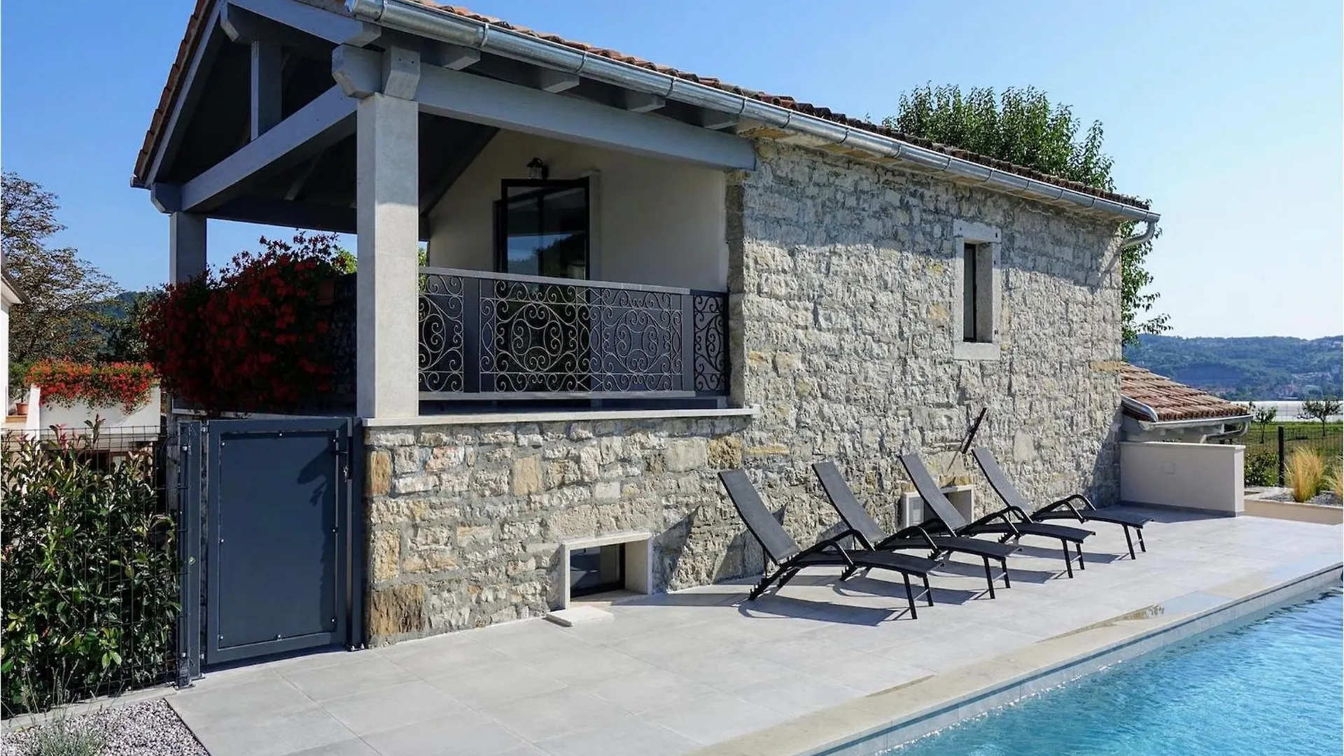 Lovely Home In Central Istria With Outdoor Swimming Pool Zarecje